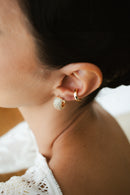 Argola cravejada - Dourada